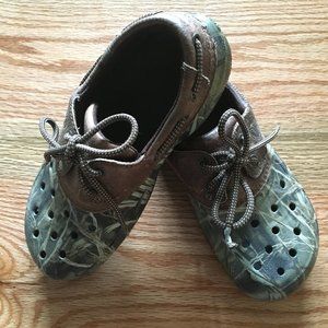 CAMO CROCS LACE UP CLOGS M(8)